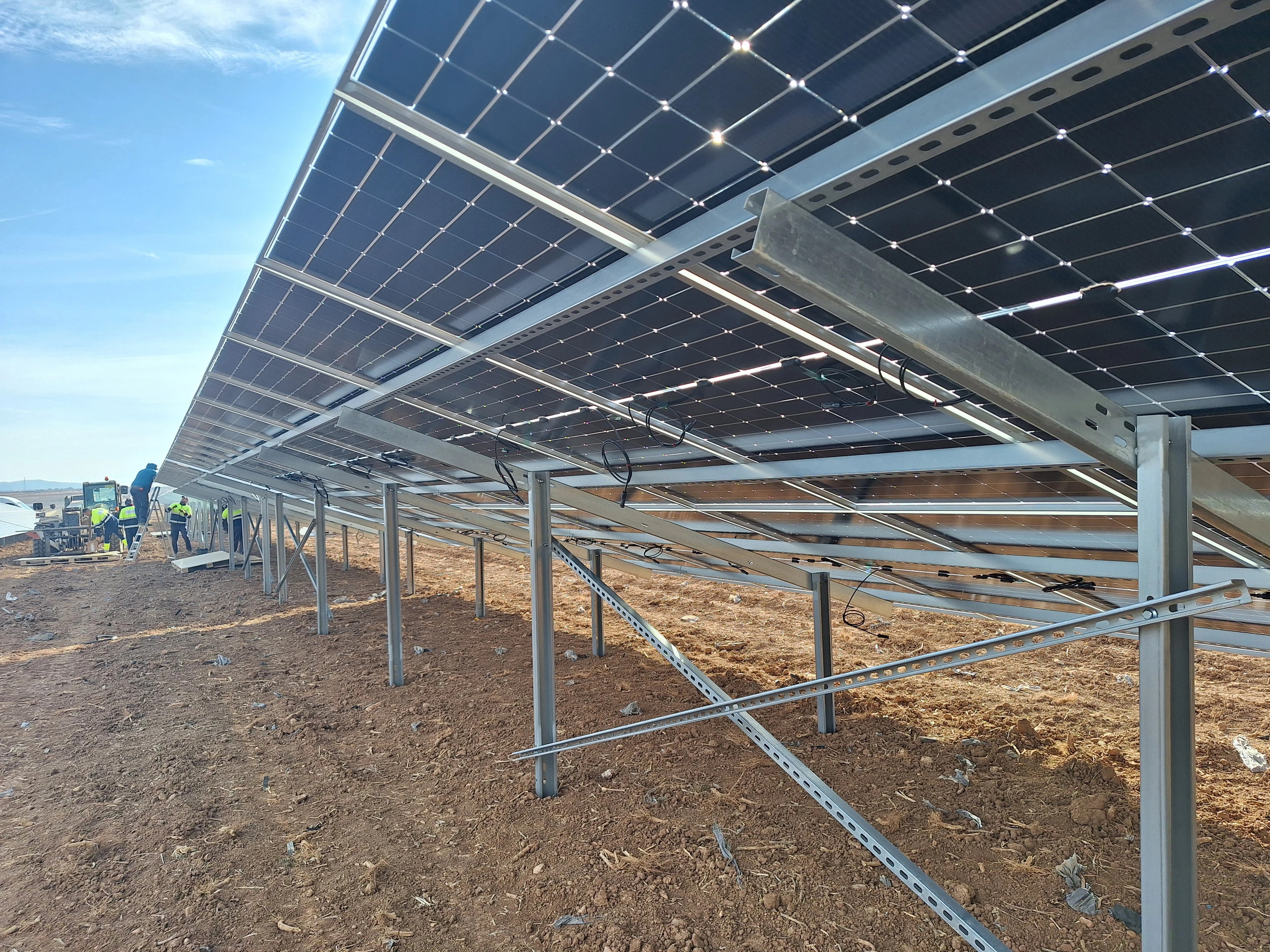 Modernización de una red de regadío en Castilla-La Mancha: conducciones, balsa y sistema de control