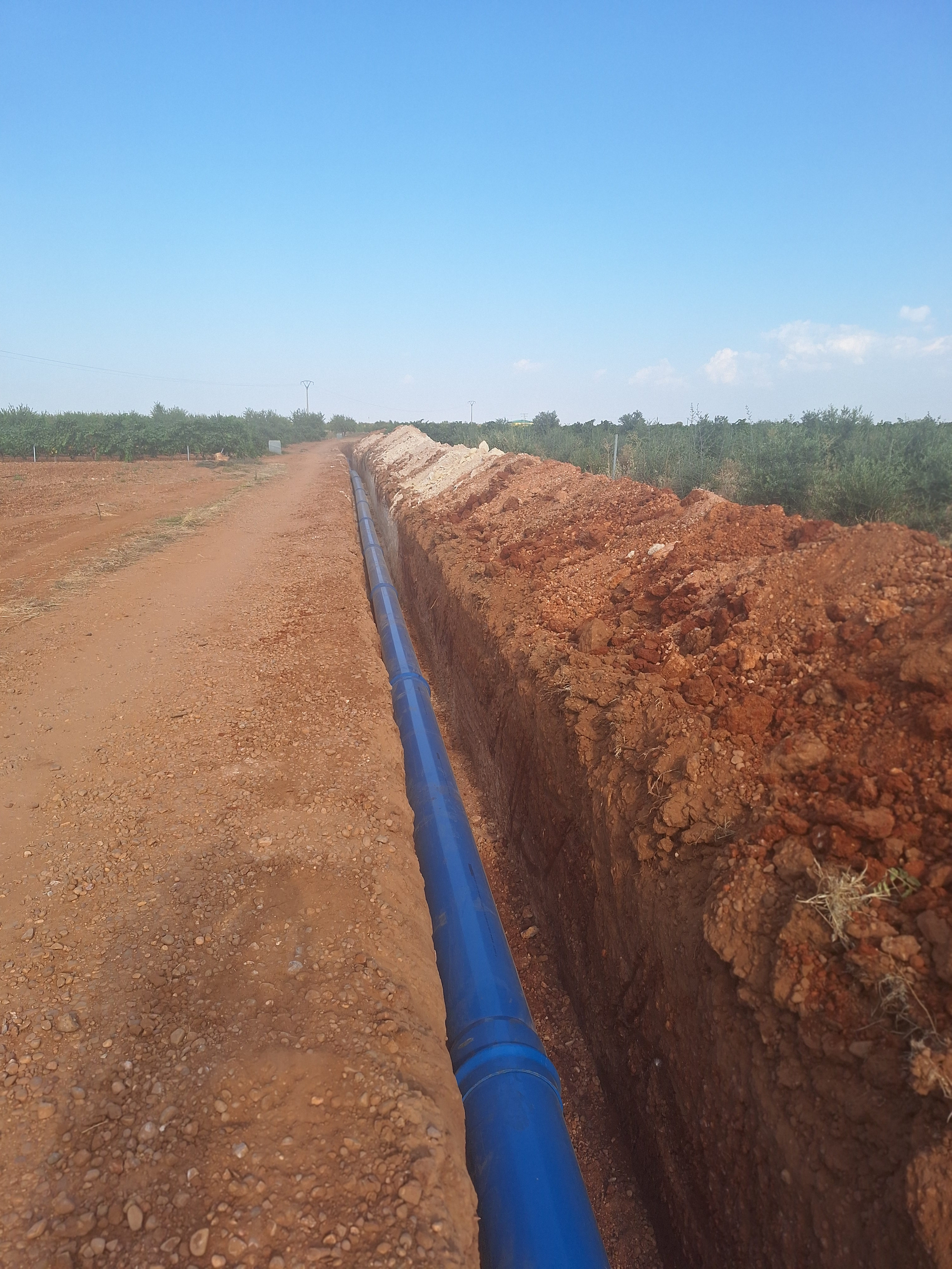 Conexión de tuberías y red de transporte para riego de la Comunidad de Regantes La Grajuela en Sisante, Cuenca