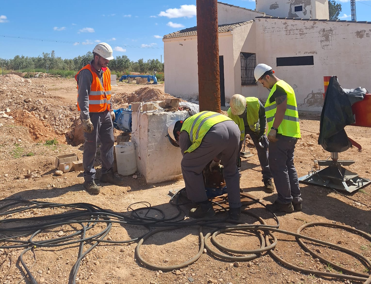Equipo de extracción de la SAT San Pascual en Pozohondo, Albacete
